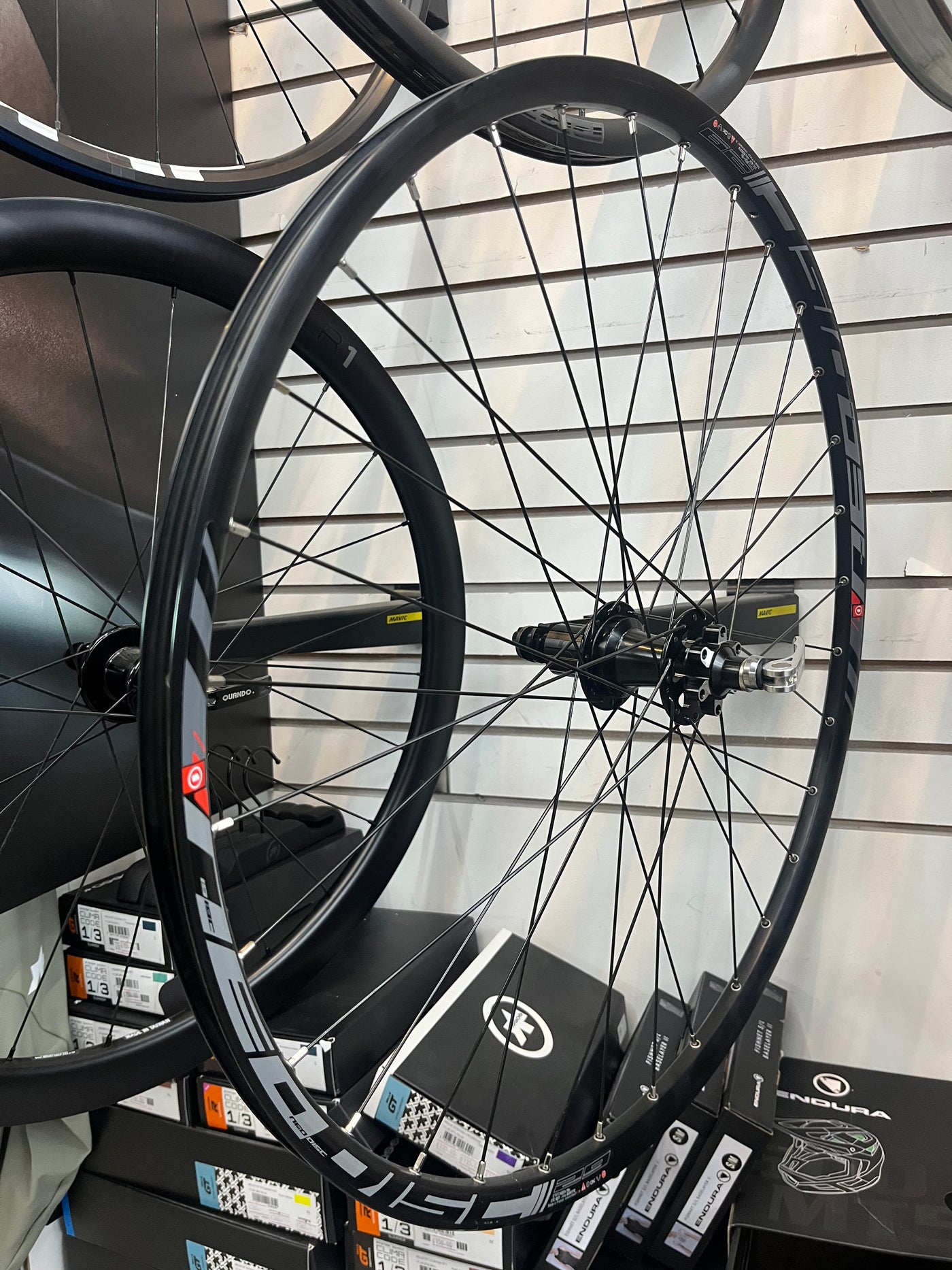 28" Neo Gravel 11spd Thru Axle 6 Bolt Wheelset