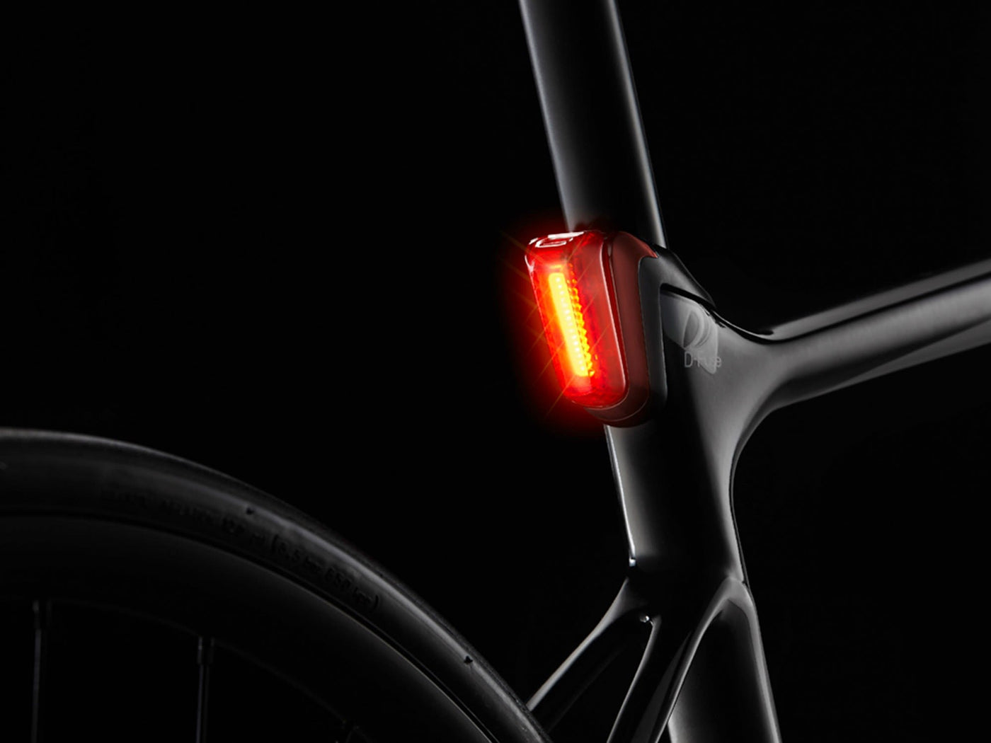 Giant Integrated Seat Collar Mount for Numen Plus Link Tail Light